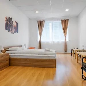 live-like-royaltymodern-aristocraticflat-apartment.sofiahotelsbg.com/