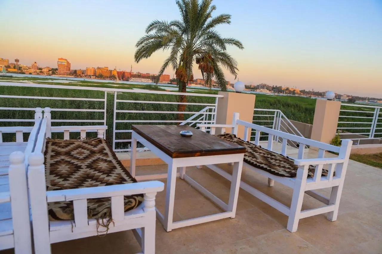Royal Nile Villas - Pool View Apartment 2 Luxor